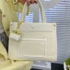 Lady's Casual Handbag – Stylish, Spacious & Versatile